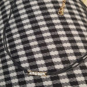 Black chocker necklace